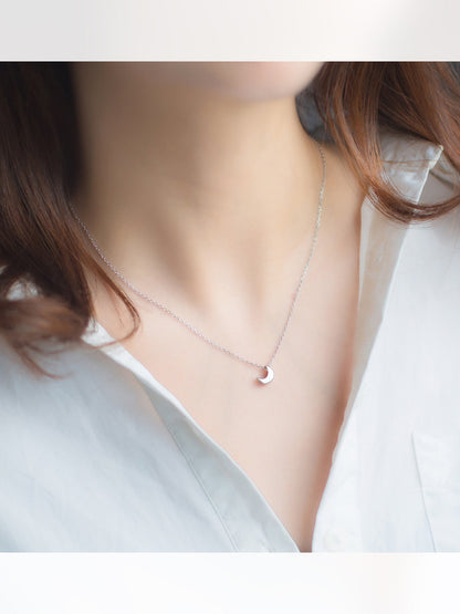 COLLAR LUNA CURVA TIPO CHOCKER MINIMALISTA