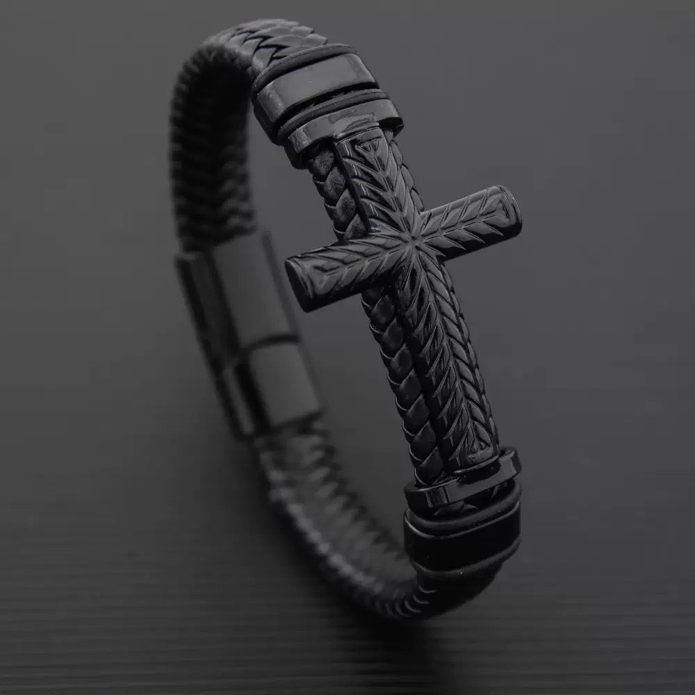 BRAZALETE DISEÑO CRUZ  DE CUERO NEGRO MATTE