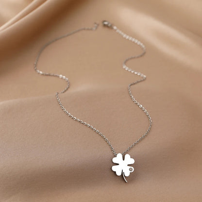 COLLAR DE TRÉBOL & CRISTAL CIRCON MINIMALISTA