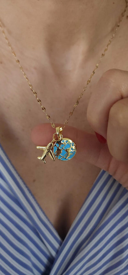 COLLAR LOVE TRAVEL GLOBO TERRÁQUEO DIJE DE AVIÓN ELEGANTE