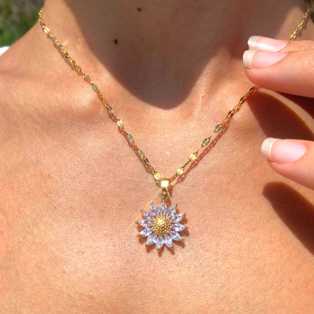 COLLAR FLOR GIRASOL  CRISTALES MINIMALISTA ELEGANTE