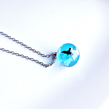 COLLAR CIELO AZUL CON NUBES 3D