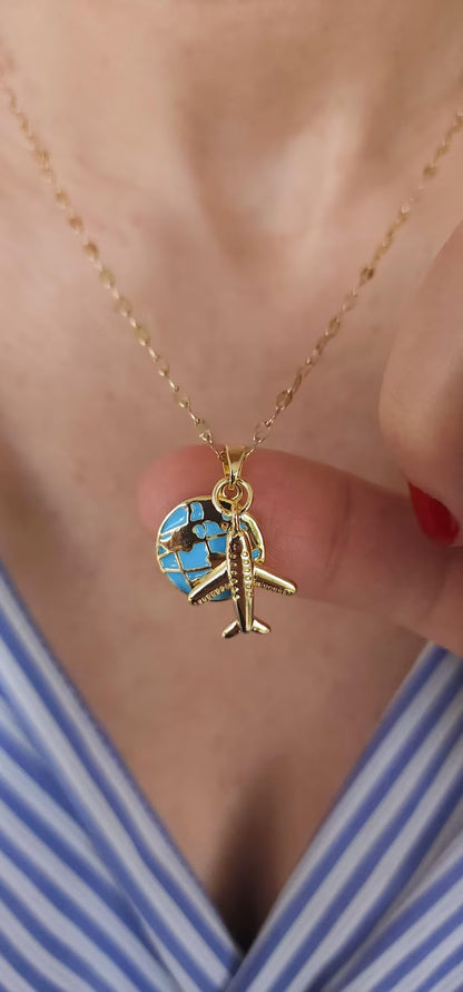 COLLAR LOVE TRAVEL GLOBO TERRÁQUEO DIJE DE AVIÓN ELEGANTE