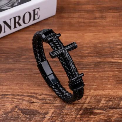 BRAZALETE DISEÑO CRUZ  DE CUERO NEGRO MATTE