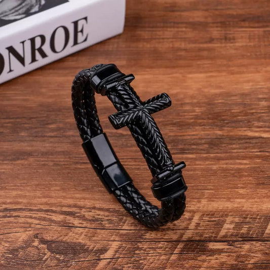 BRAZALETE DISEÑO CRUZ  DE CUERO NEGRO MATTE