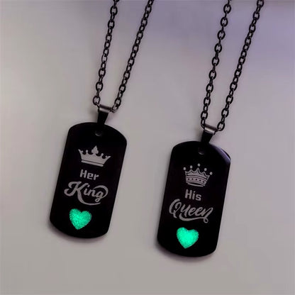 COLLARES DE PAREJA HIS QUEEN HER KING PLACAS BRILLAN EN LA OSCURIDAD