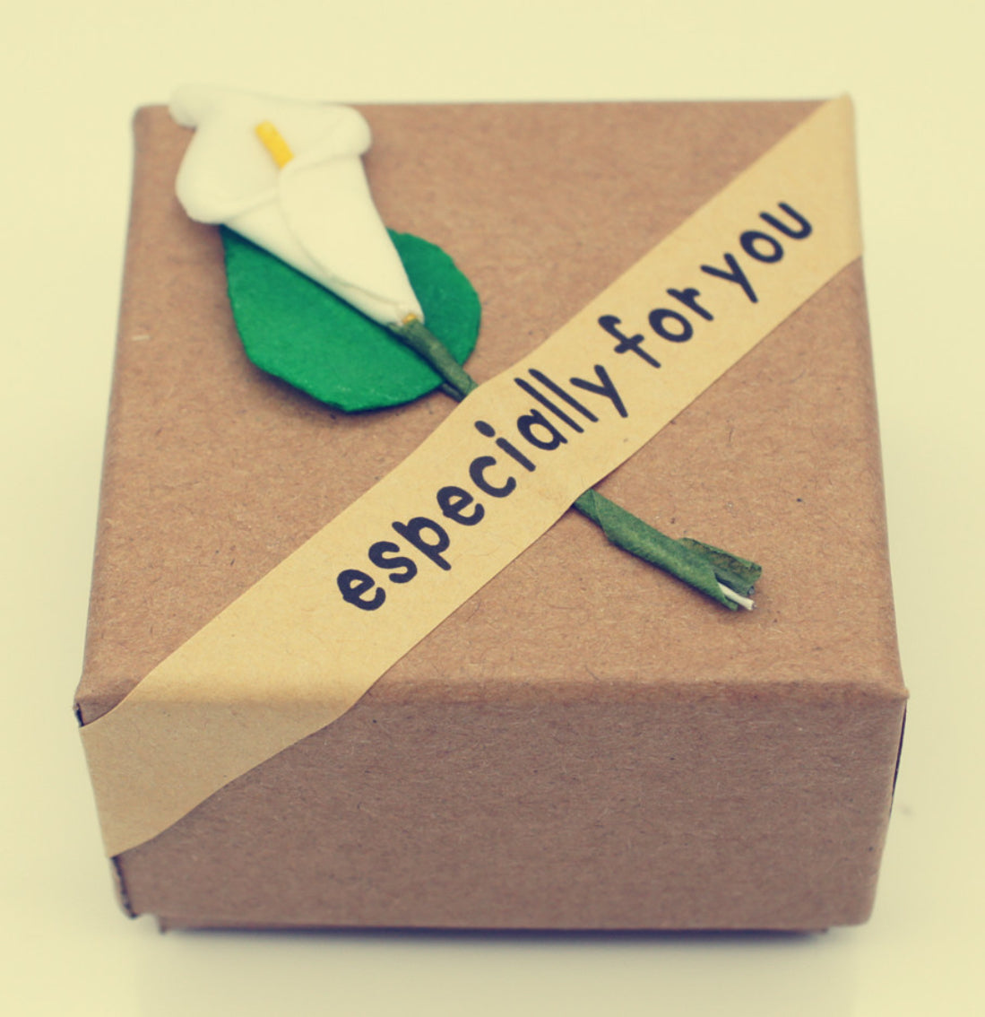 CAJAS DE REGALO CON ROSAS