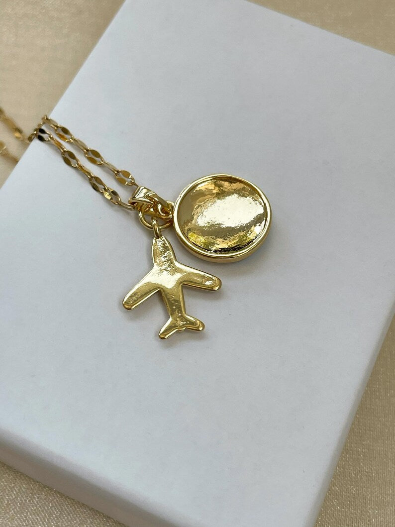 COLLAR LOVE TRAVEL GLOBO TERRÁQUEO DIJE DE AVIÓN ELEGANTE