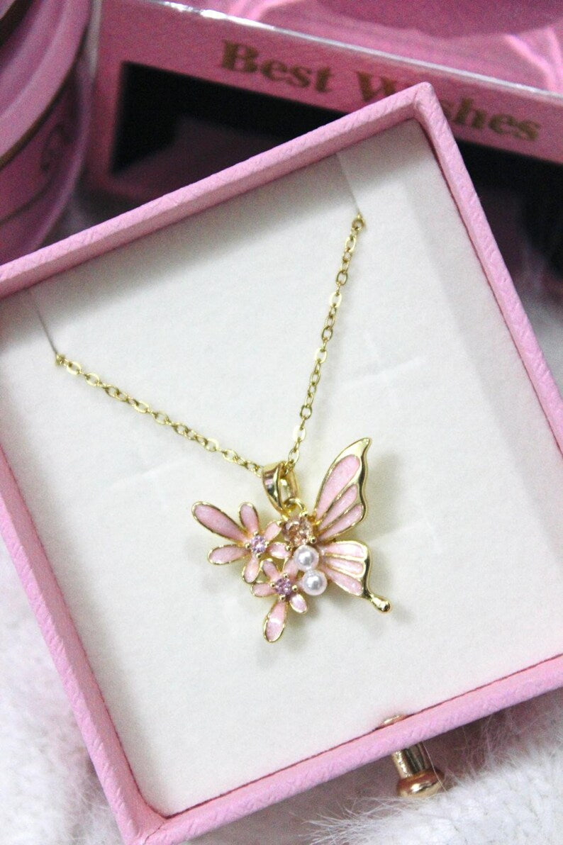 COLLAR MARIPOSA FLORAL CON PERLAS ELEGANTE