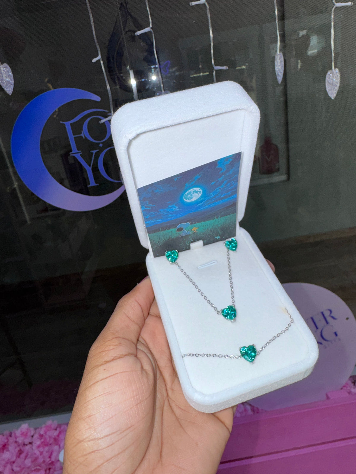 COMBO COLLAR ARETES BRAZALETE  VERDE ESMERALDA CORAZÓN   CRISTAL INCRUSTADO