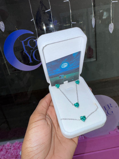 COMBO COLLAR ARETES BRAZALETE  VERDE ESMERALDA CORAZÓN   CRISTAL INCRUSTADO