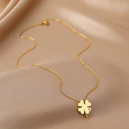 COLLAR DE TRÉBOL & CRISTAL CIRCON MINIMALISTA