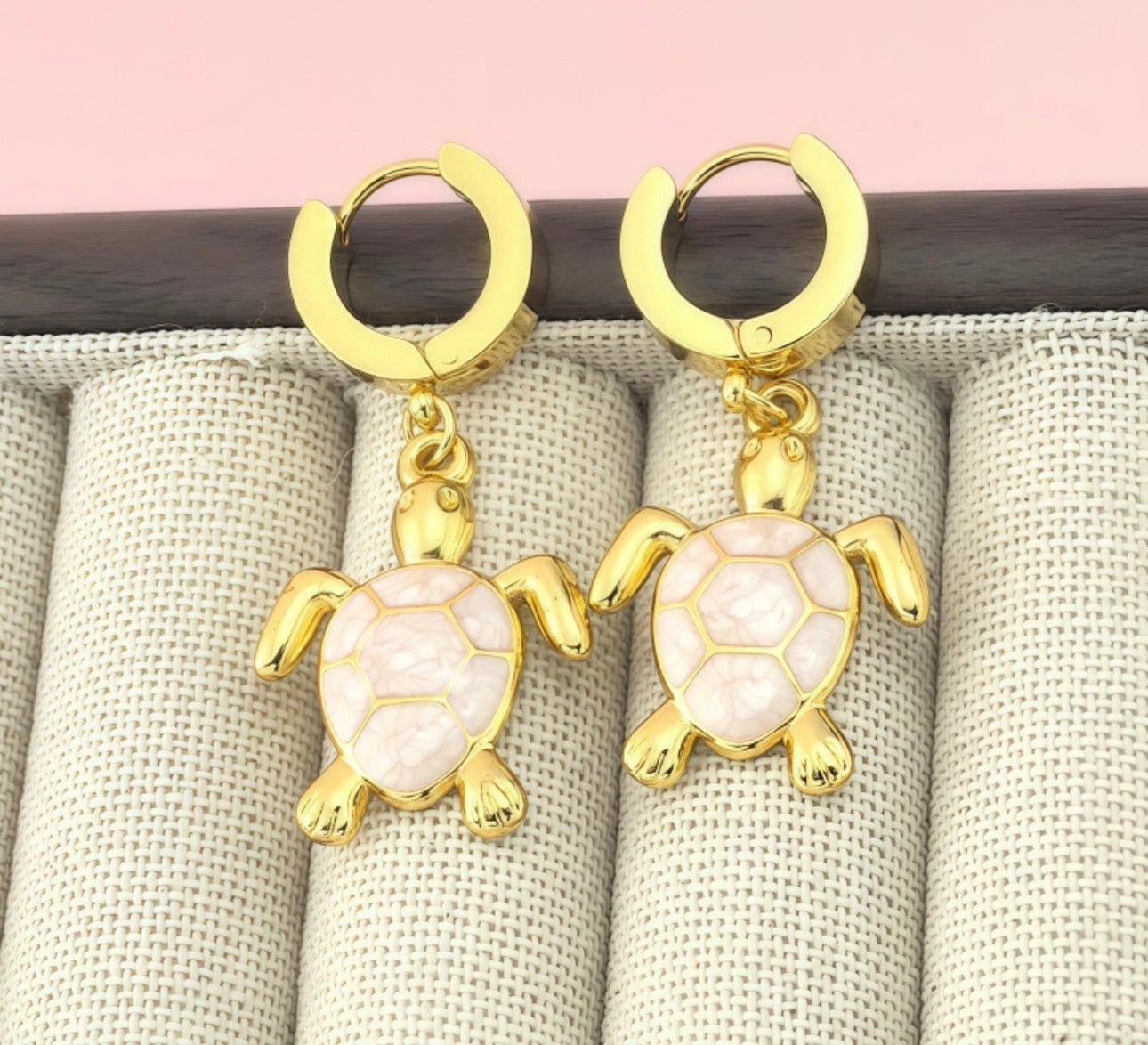 ARETES TORTUGA ELEGANTES DISEÑO DE ÓLEO  DELICADO