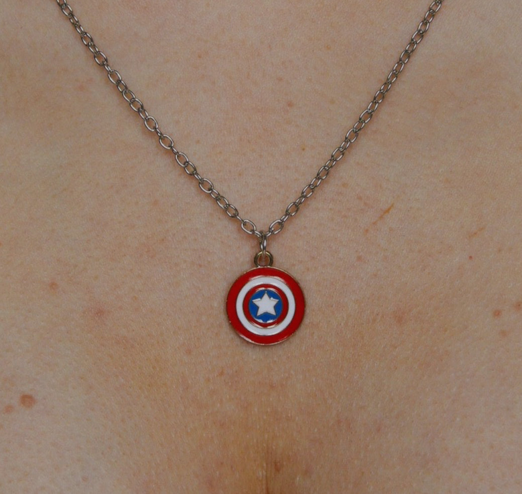 COLLAR CAPITÁN AMERICA MARVEL  UNISEX MINIMALISTA