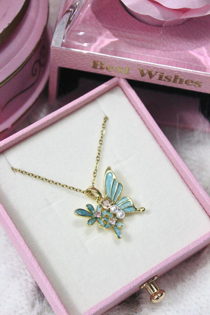 COLLAR MARIPOSA FLORAL CON PERLAS ELEGANTE