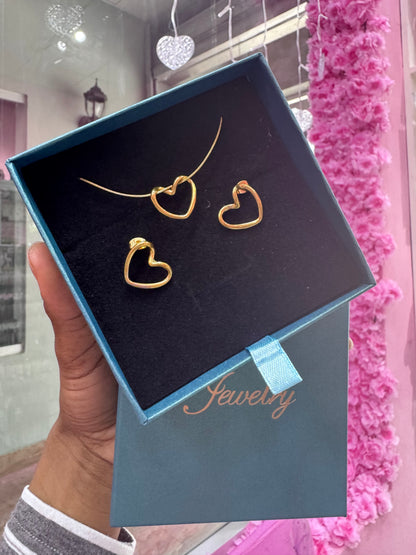 COLLAR Y ARETES CORAZÓN HOLLOW ELEGANTE