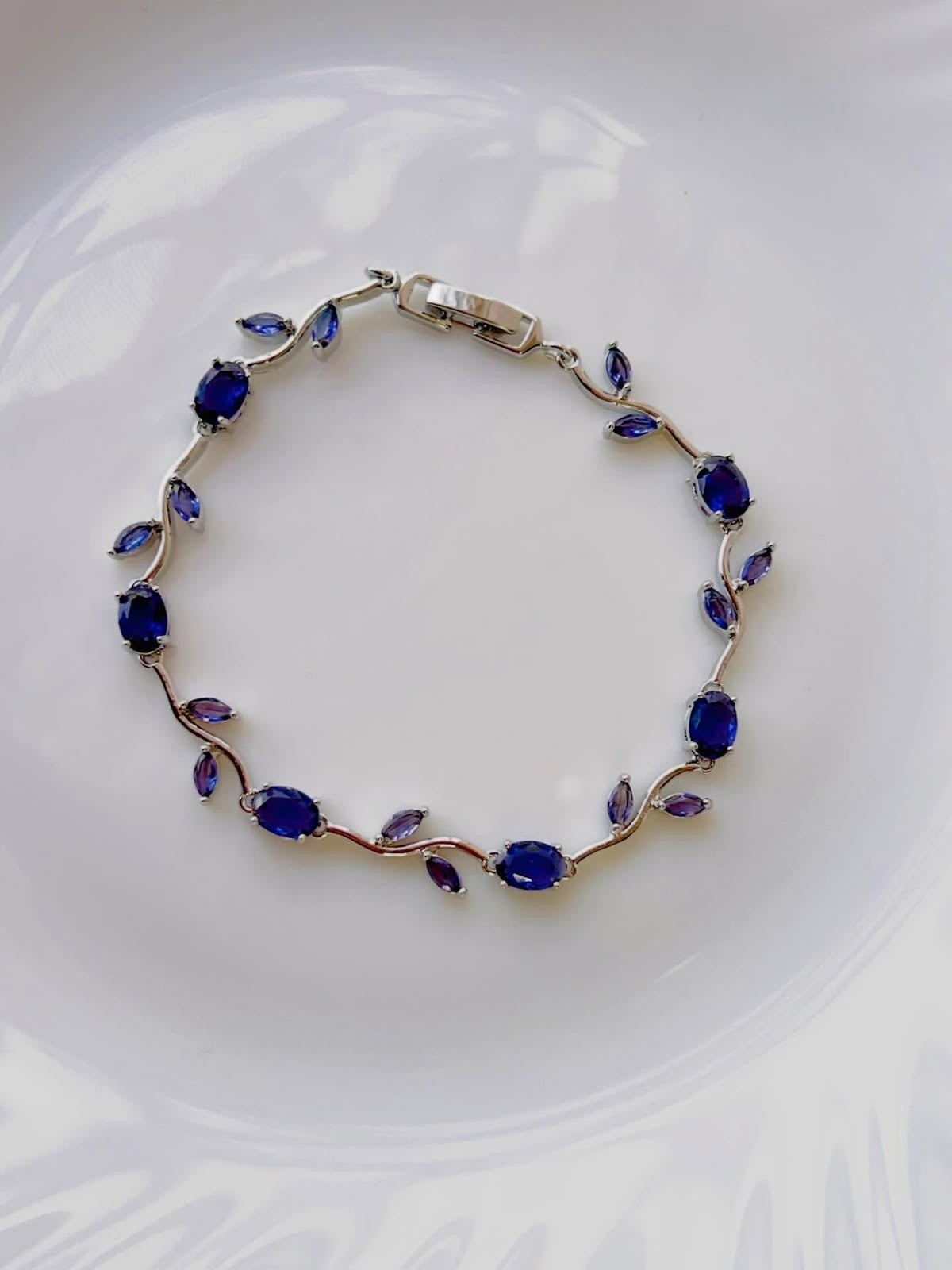 Brazalete Elegante Tulipanes Con Cristales De Zirconia