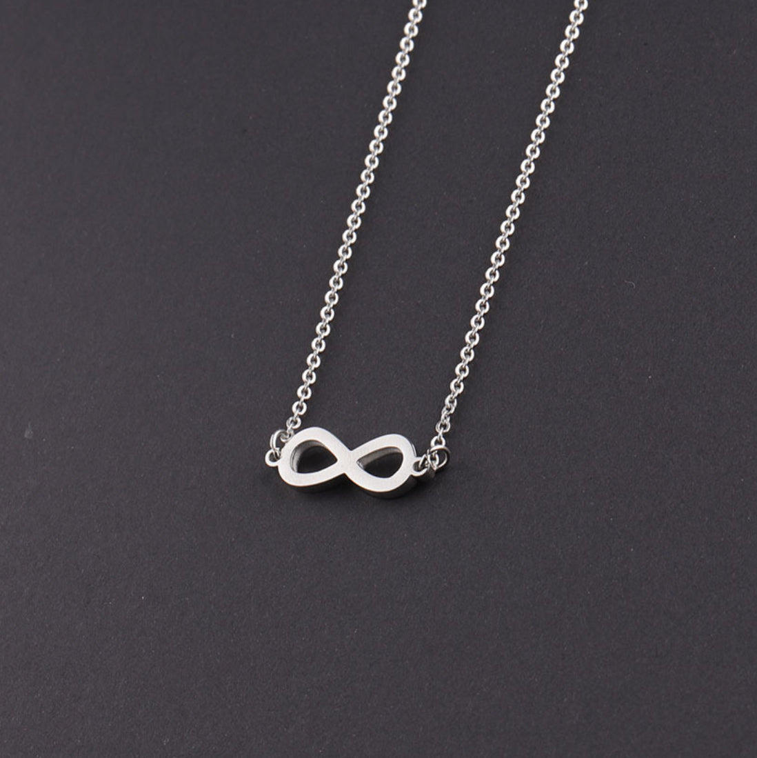 COLLAR MINIMALISTA  INFINITO