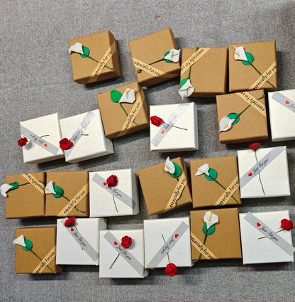 CAJAS DE REGALO CON ROSAS