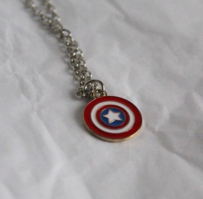COLLAR CAPITÁN AMERICA MARVEL  UNISEX MINIMALISTA