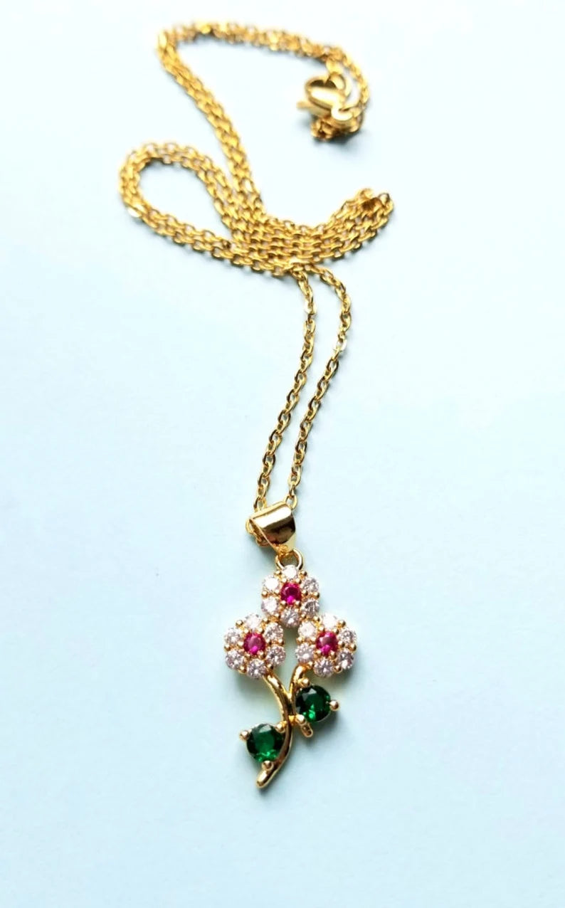 COLLAR RAMO DE FLORES  LIRIOS CRISTALES MINIMALISTA ELEGANTE