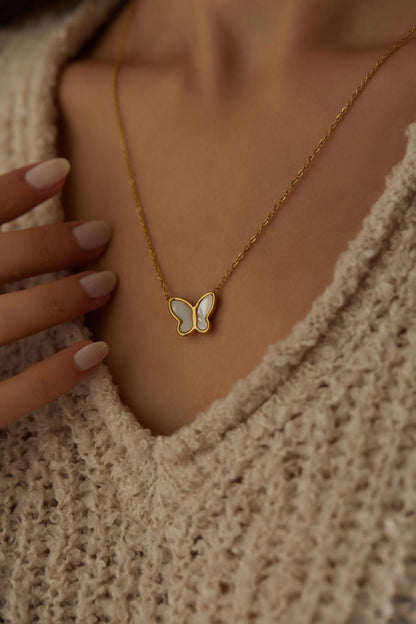 COLLAR MARIPOSA ELEGANTE MINIMALISTA