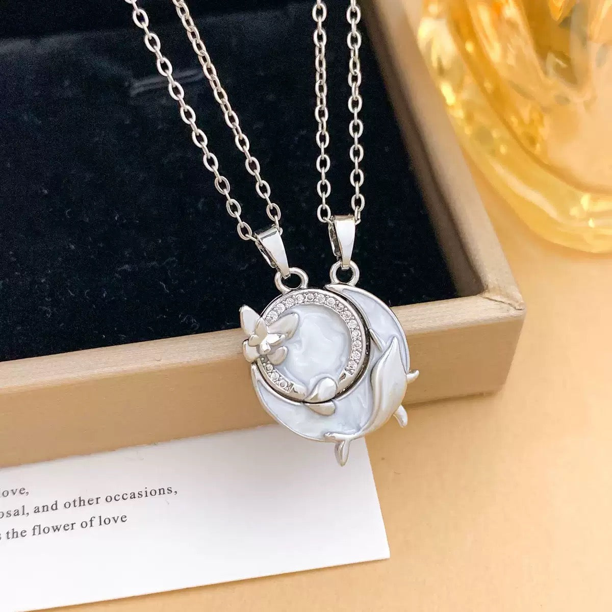 COLLARES  PROMESA  BALLENA Y MARIPOSA  CELESTIAL EFECTO ÓLEO