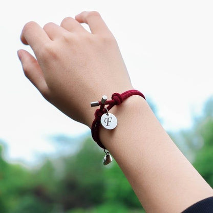 BRAZALETES MAGNÉTICOS DE PAREJA LEATHER DIJES CIRCULARES PERSONALIZADOS