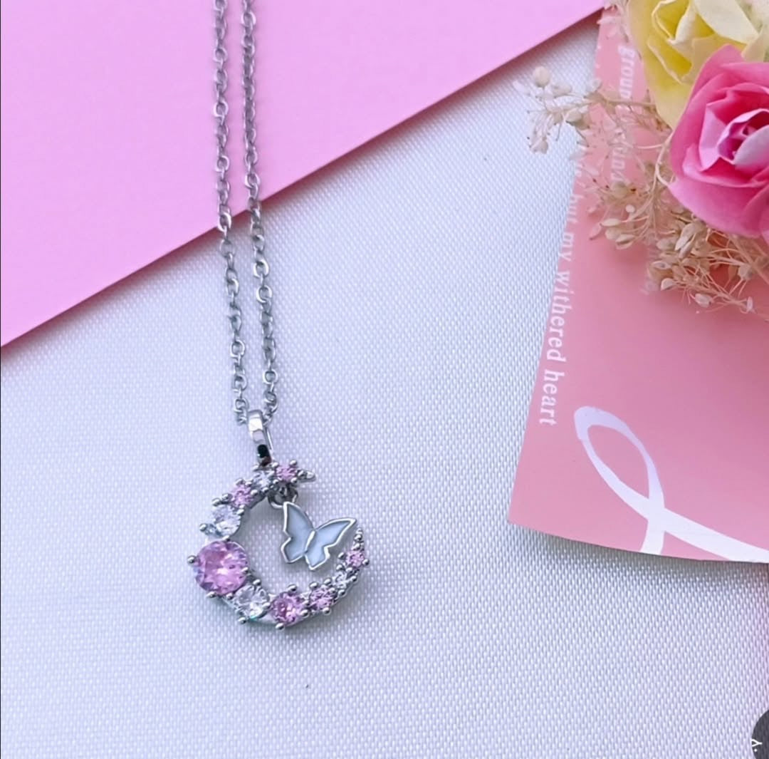 COLLAR ELEGANTE  LUNA ZIRCONIA Y MARIPOSA  CRISTALES INCRUSTADOS MINIMALISTA