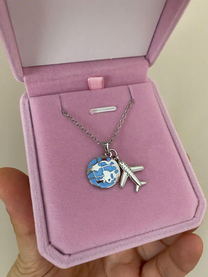 COLLAR LOVE TRAVEL GLOBO TERRÁQUEO DIJE DE AVIÓN ELEGANTE