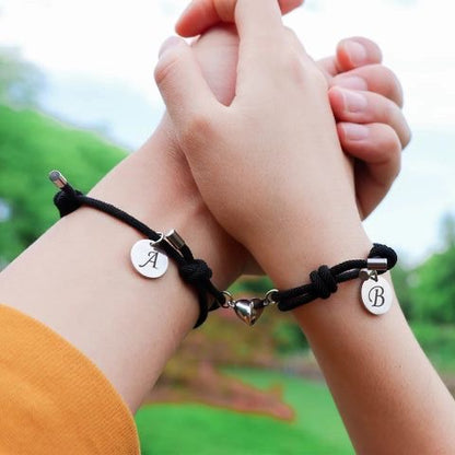 BRAZALETES MAGNÉTICOS DE PAREJA LEATHER DIJES CIRCULARES PERSONALIZADOS