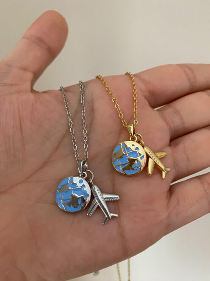 COLLAR LOVE TRAVEL GLOBO TERRÁQUEO DIJE DE AVIÓN ELEGANTE