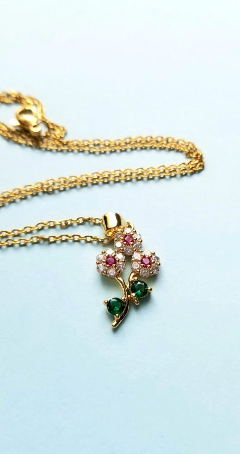 COLLAR RAMO DE FLORES  LIRIOS CRISTALES MINIMALISTA ELEGANTE