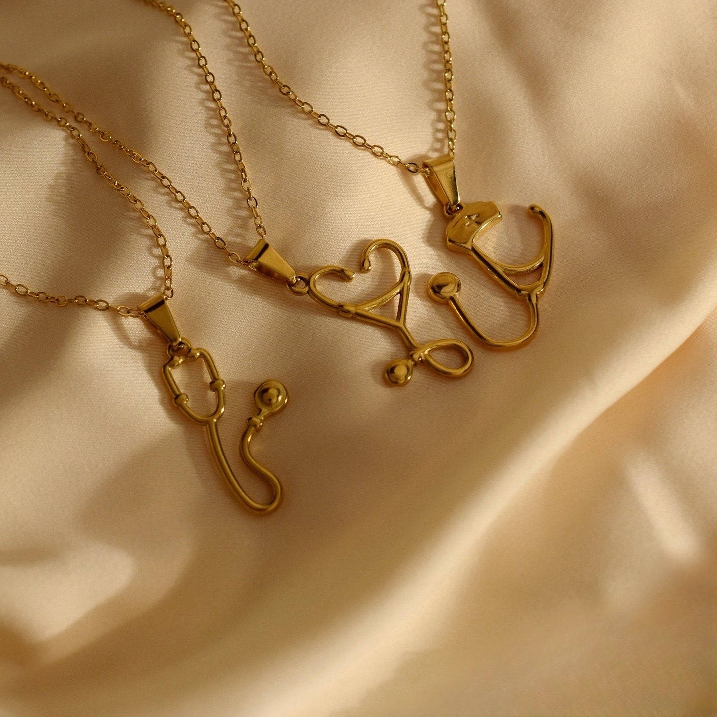 COLLAR MÉDICO ENFERMERA ESTETOSCOPIO ELEGANTE