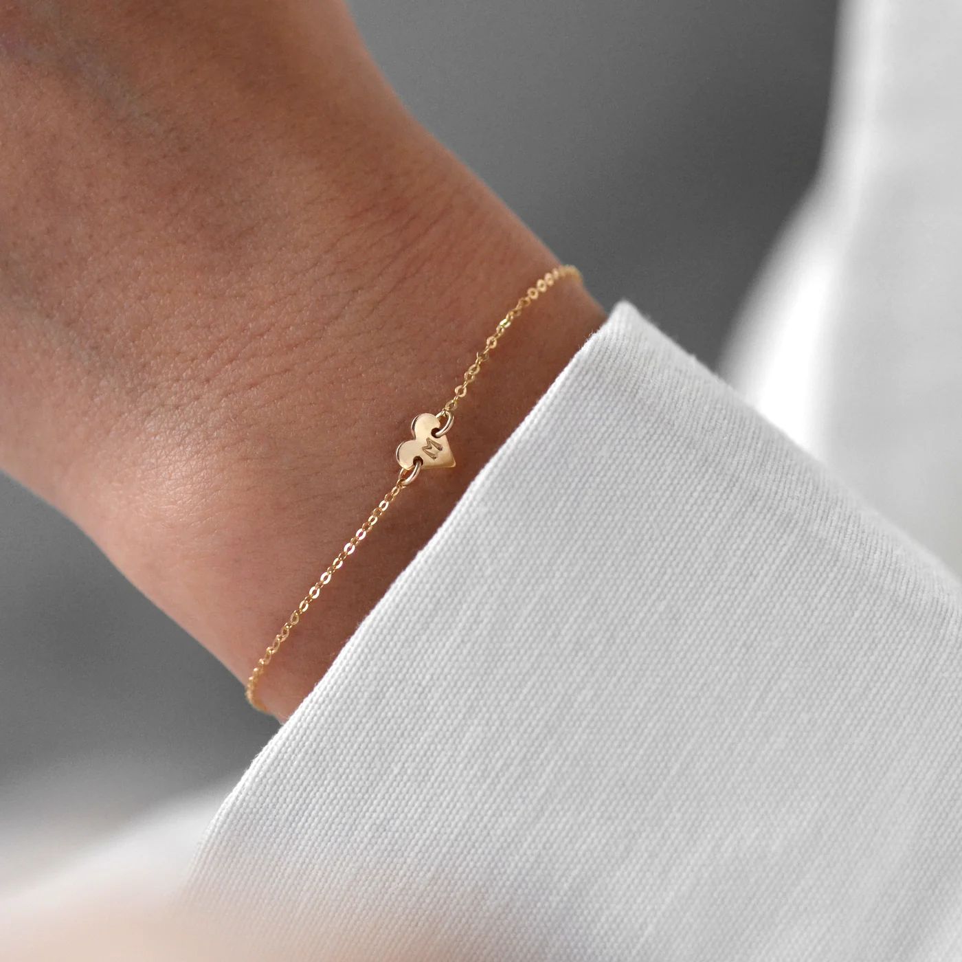 BRAZALETE CORAZÓN MINIMALISTA PERSONALIZABLE