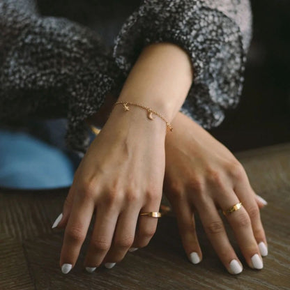 BRAZALETE LUNA Y ESTRELLAS  MINIMALISTAS