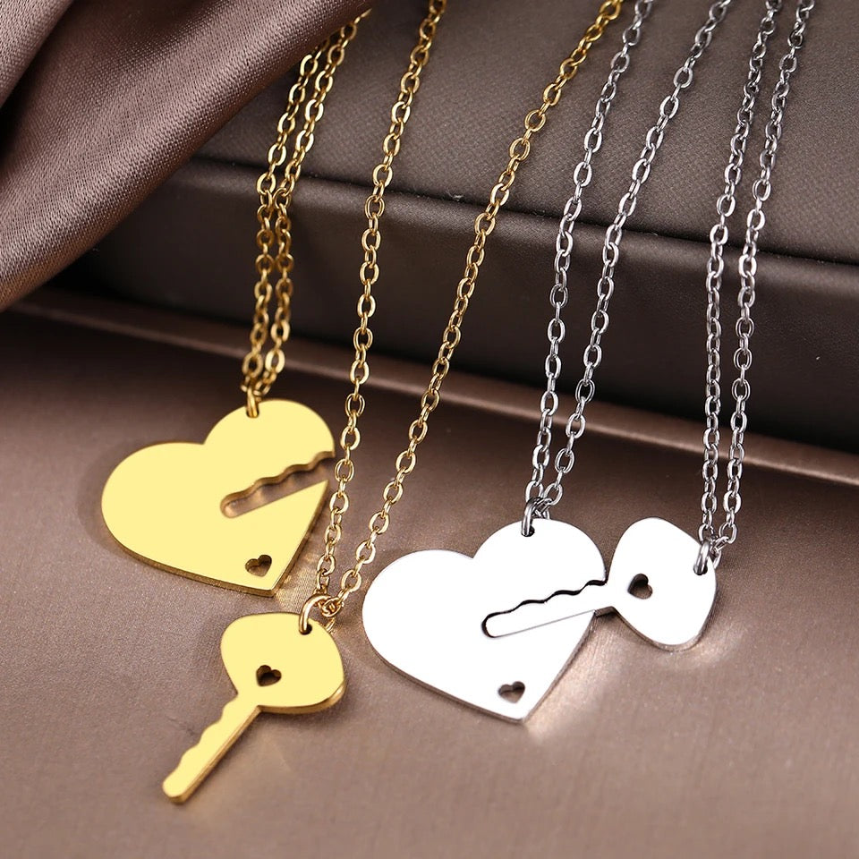 COLLARES  FINOS LLAVE Y CORAZÓN ROMPECABEZAS  PERSONALIZADOS