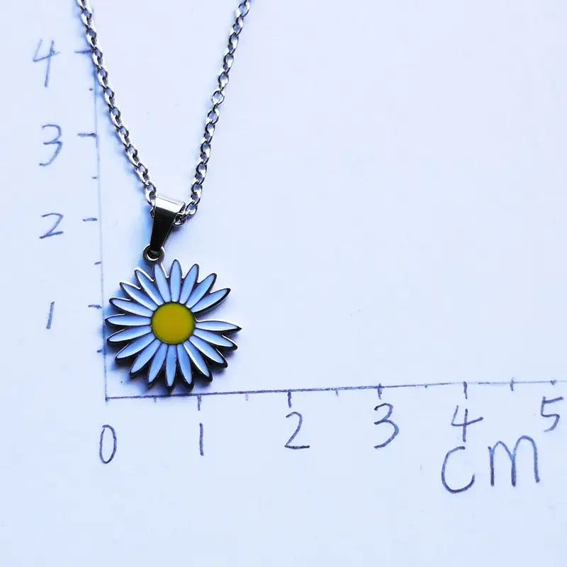 COLLAR MARGARITA MINIMALISTA