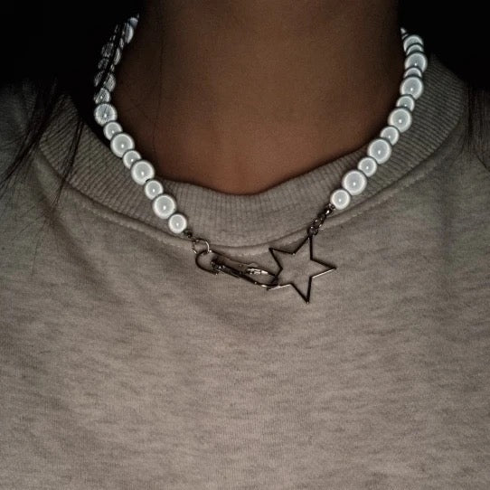 COLLAR  DE PERLAS REFLECTANTES