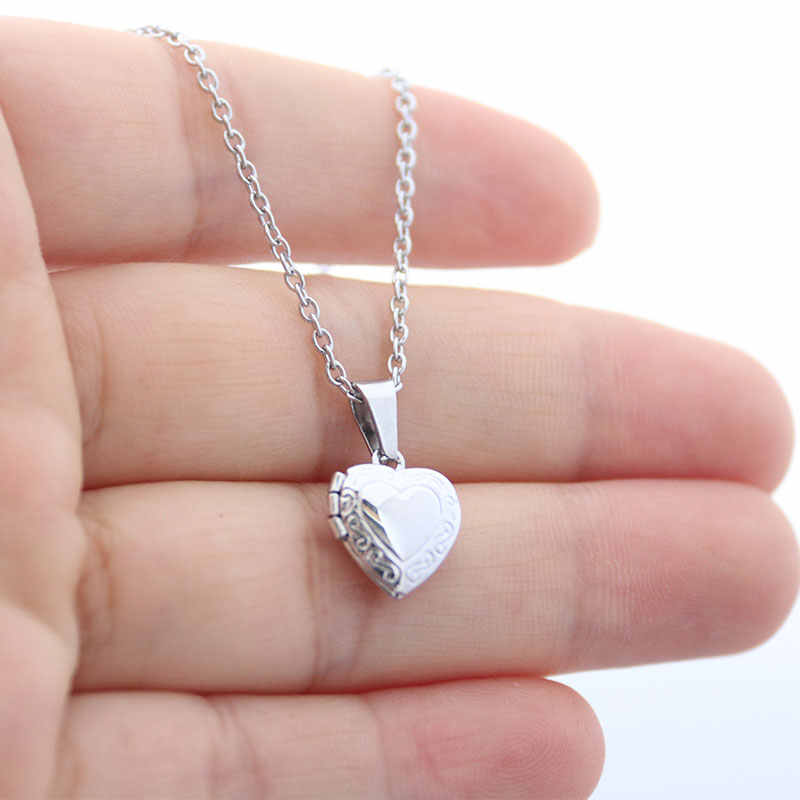 COLLAR CORAZÓN MINIMALISTA MARCO DE FOTOS