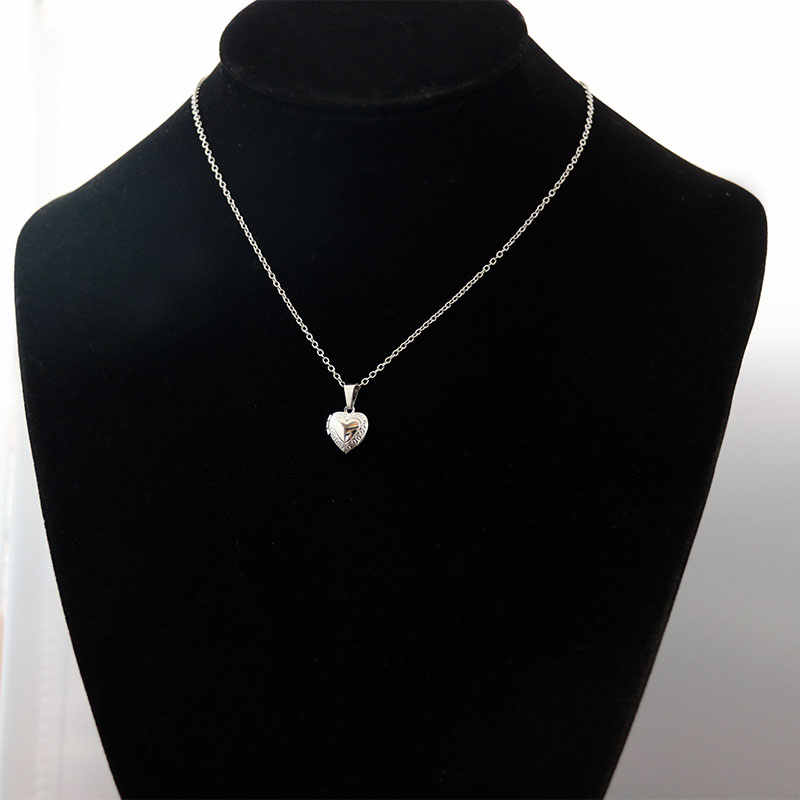 COLLAR CORAZÓN MINIMALISTA MARCO DE FOTOS
