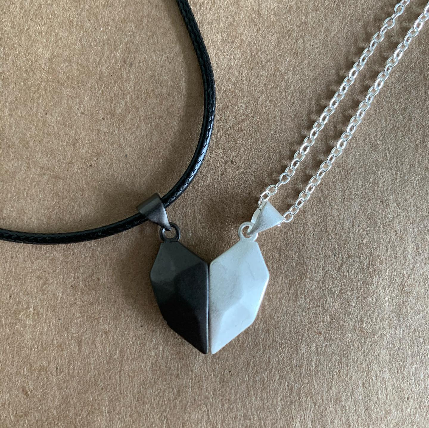 COLLARES MAGNÉTICOS DE IMÁN CORAZÓN