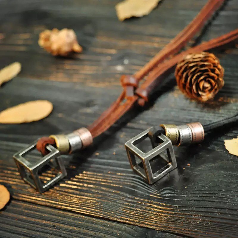 COLLAR CUBO HUECO
