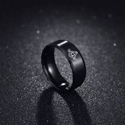 ANILLO LISO CON DISEÑO EN ACERO INOXIDABLE