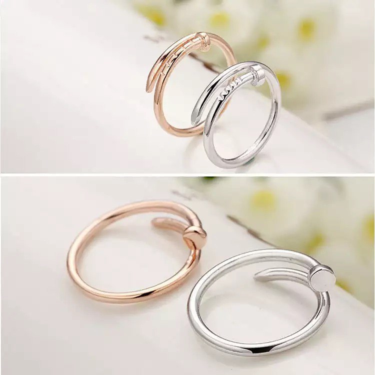 ANILLO DISENO DE CLAVO MINIMALISTA