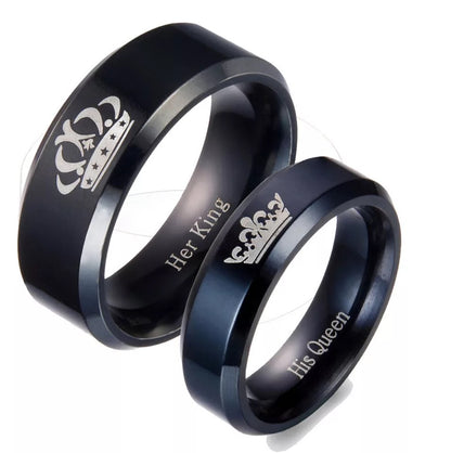 ANILLOS DE PAREJA HIS QUEEN HER KING GRABADOS CORONA NEGRO MATTE