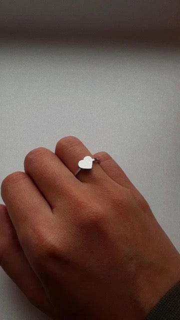 ANILLO CORAZÓN MINIMALISTA