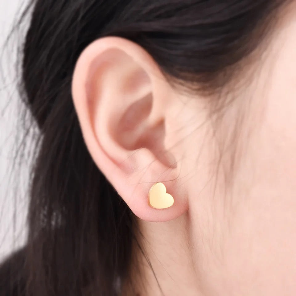 PENDIENTES CORAZÓN SÓLIDO  MINIMALISTAS