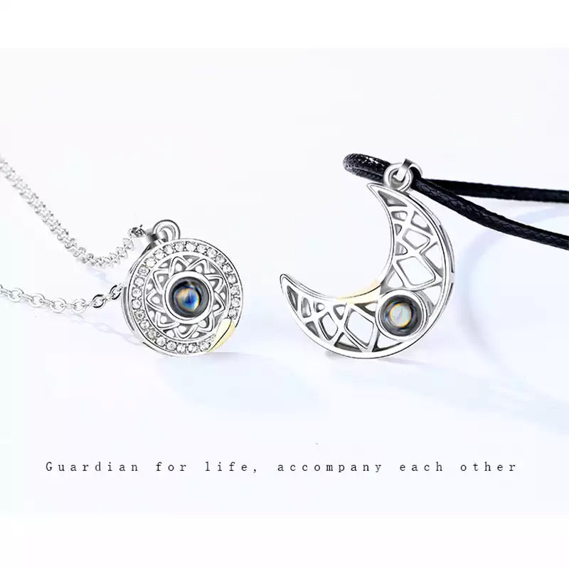 COLLARES MAGNÉTICOS DE IMÁN SOL & LUNA REFLEJAN TE AMO EN 100 IDIOMAS