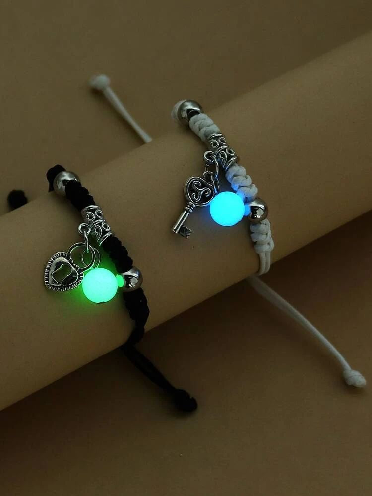 PULSERAS DE PAREJA BRILLA EN LA OSCURIDAD KAWAII CON EXHIBIDOR